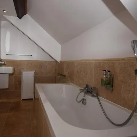 Дом отдыха 2 Bed In Hh075 *